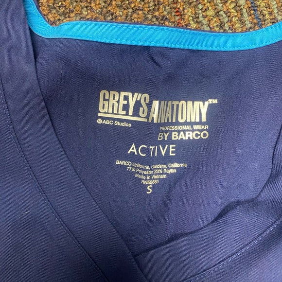 Greys Anatomy Barco Navy Scrub Top - Picture 1 of 3